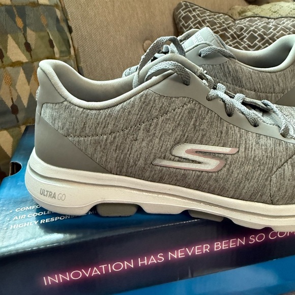 Skechers Women's Go Walk 5-True Gray Sneakers sz 7 ladies - Picture 4 of 7
